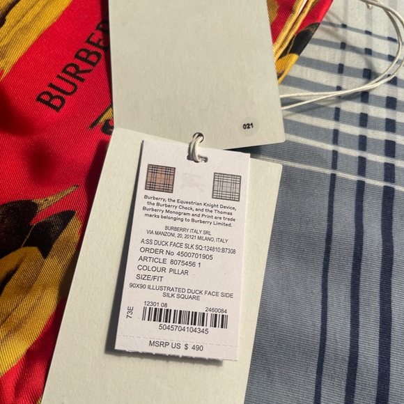 COPY - Brand New Burberry Scarf - Picture 3 of 3